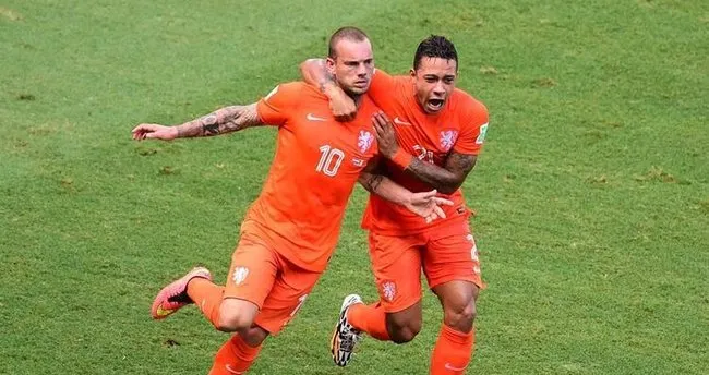 Galatasaray'ın istediği Depay'ı Sneijder ikna edecek