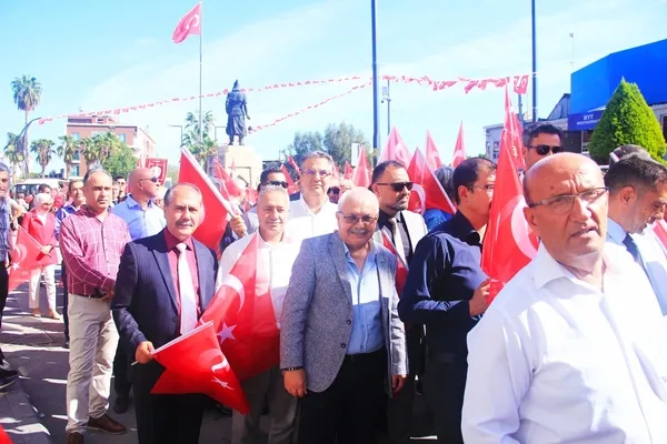tarsusta-cumhuriyet-yuruyusune-yogun-ilgi-1761674180224.jpg
