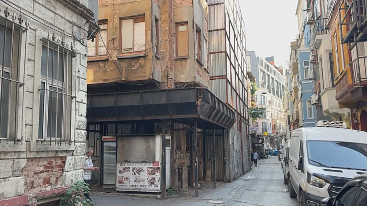 Kötü koku ihbarından vahşet çıktı: Cani komşunun planı ekiplere takıldı! haber görseli