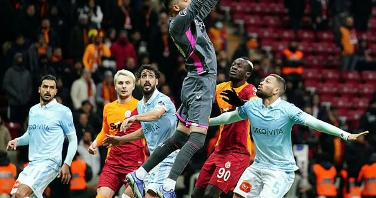 Son dakika: Galatasaray son dakikalarda 1 puanı aldı! Başakşehir karşısında nefes kesen maç…