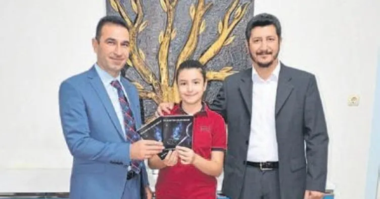 Uzay merakı kitap yazdırdı