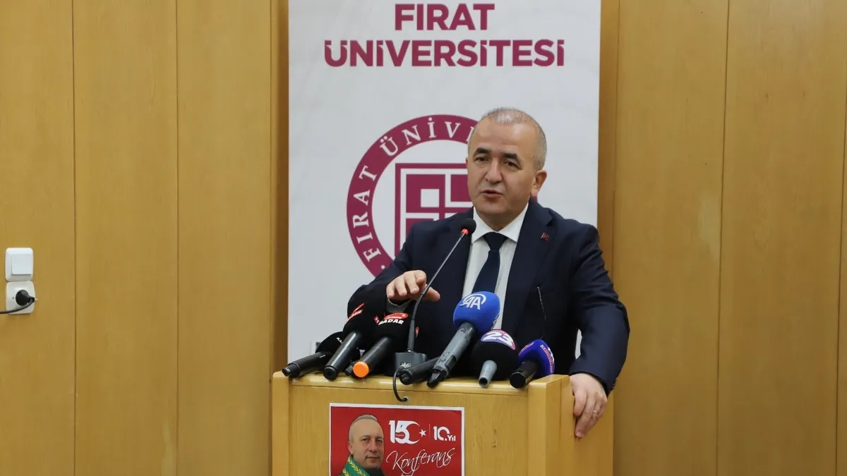 Fırat Üniversitesi'nde 15 Temmuz Anma Konferansı düzenlendi.