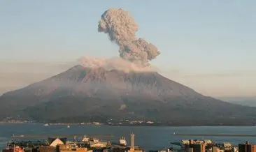 Japonya’da yanardağ faaliyete geçti! Tam 2500 metreye yükseldi