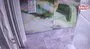 Esenyurt’ta bir evden 400 bin lira değerinde ziynet eşyası çalan hırsızlar kamerada | Video