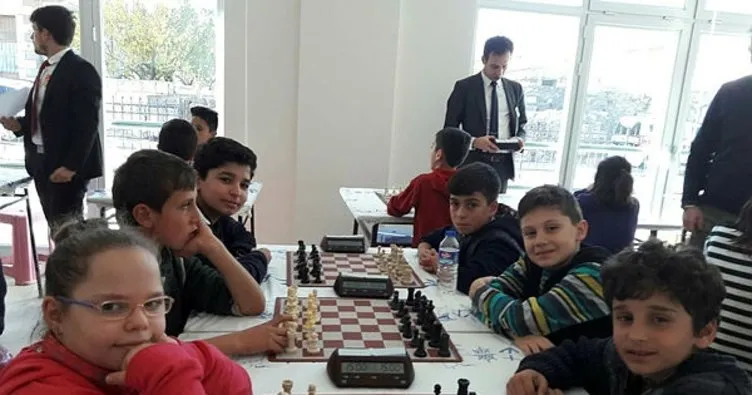 Kardelen Koleji öğrencileri satranç turnuvasında İl birincisi oldu