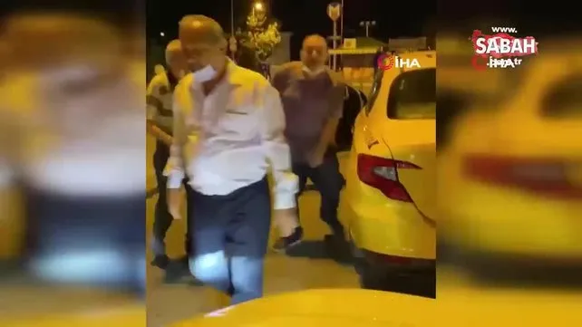 İstanbul'da taksici rezaleti! Kendisine tepki gösteren sürücüye cinsel organını gösterdi | Video