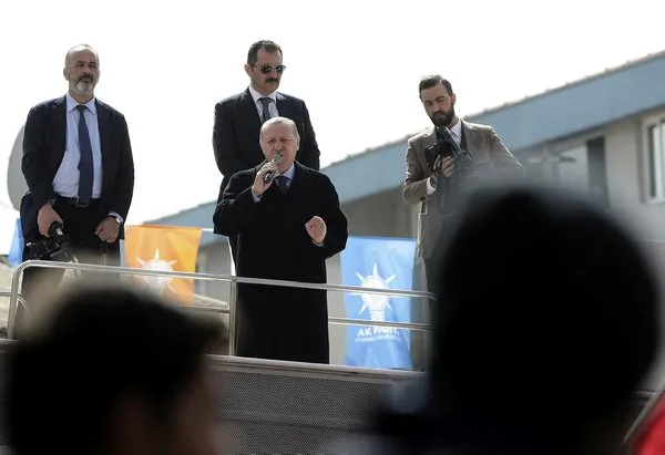 Cumhurbaşkanı Erdoğan'ın Bağcılar İlçe Kongresi'nden yansıyan kareleri