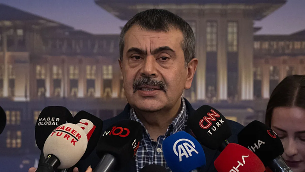 Bakan Tekin: Bildiri yayınlayan 168 kişi aleyhine dava açtık Bakan Tekin: Bildiri yayınlayan 168 kişi aleyhine dava açtık