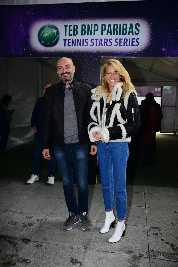 Burcu Esmersoy Mikonos'ta bekarlığa veda partisi düzenleyecek