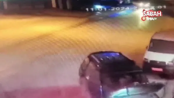 Denizli'de hafif ticari araç ile otomobil böyle çarpıştı | Video