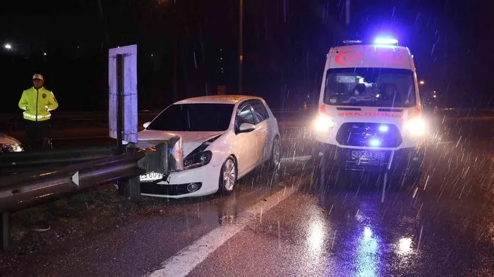Edirne’de aynı saatte meydana gelen 2 ayrı kazada sürücülerin kaçması şaşırttı