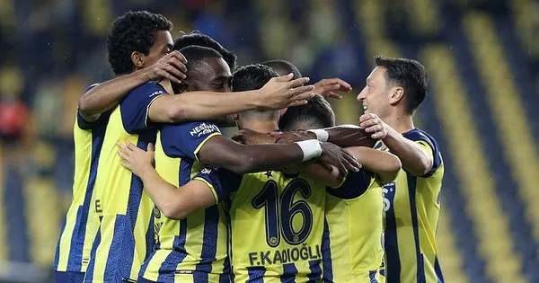 Fenerbahçe maçı ne zaman, saat kaçta ve hangi kanalda? UEFA Avrupa Ligi Fenerbahçe Olympiakos maçı şifresiz mi yayınlanacak?