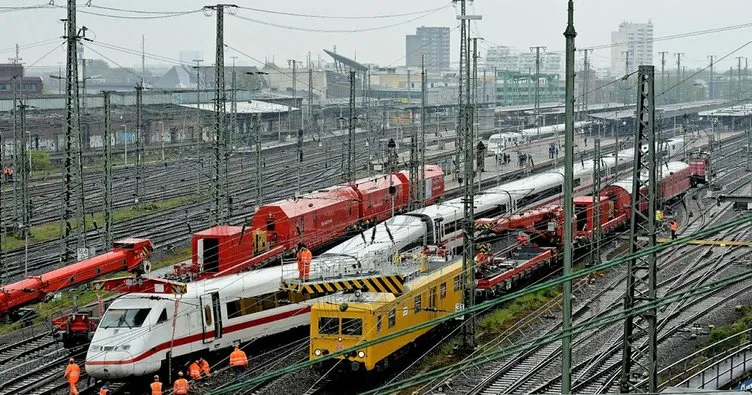 Dortmund’ta hızlı tren raydan çıktı: 2 yaralı