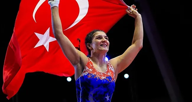 Nesrin Baş’tan altın madalya