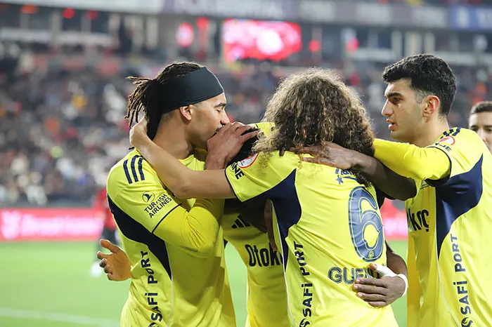 kanarya-ceyrek-finalde-fenerbahce-turkiye-kupasinda-gaziantep-fkyi-4-0-maglup-etti-1772660531720.jpeg