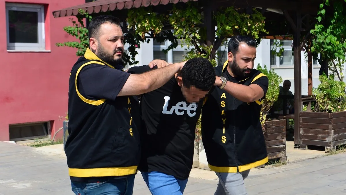 Kapkaççılar önce kameraya, sonra polise yakalandı