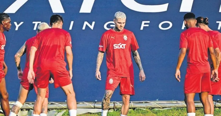 Aşk açısı çeken İcardi süzüldü