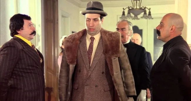 Çarıklı Milyoner konusu ve oyuncu kadrosu! Çarıklı Milyoner filmi nerede ve ne zaman çekildi, konusu nedir, oyuncuları kimler? - Yaşam Haberleri