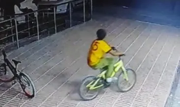 Markete alışveriş için girdi, bisikleti çalındı: Hırsızlık anı kameraya yansıdı #adana