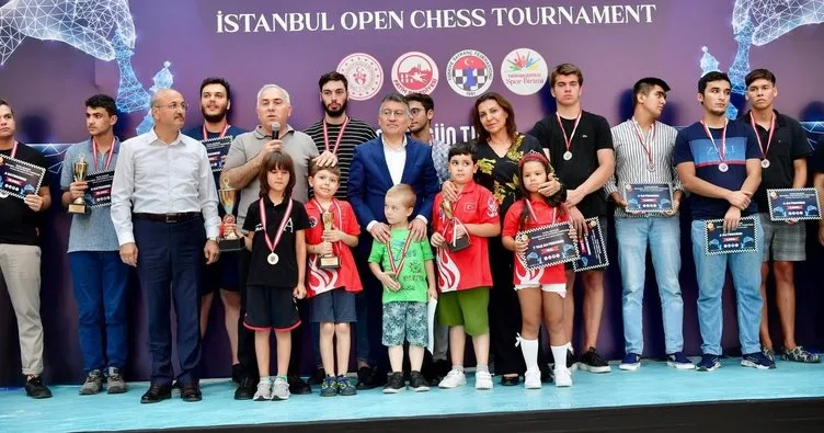 Uluslararası İstanbul Açık Satranç Turnuvası’nda ödüller sahiplerini buldu