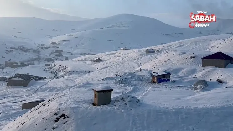 Hakkari’de kar yağışı hayatın olumsuz etkiledi