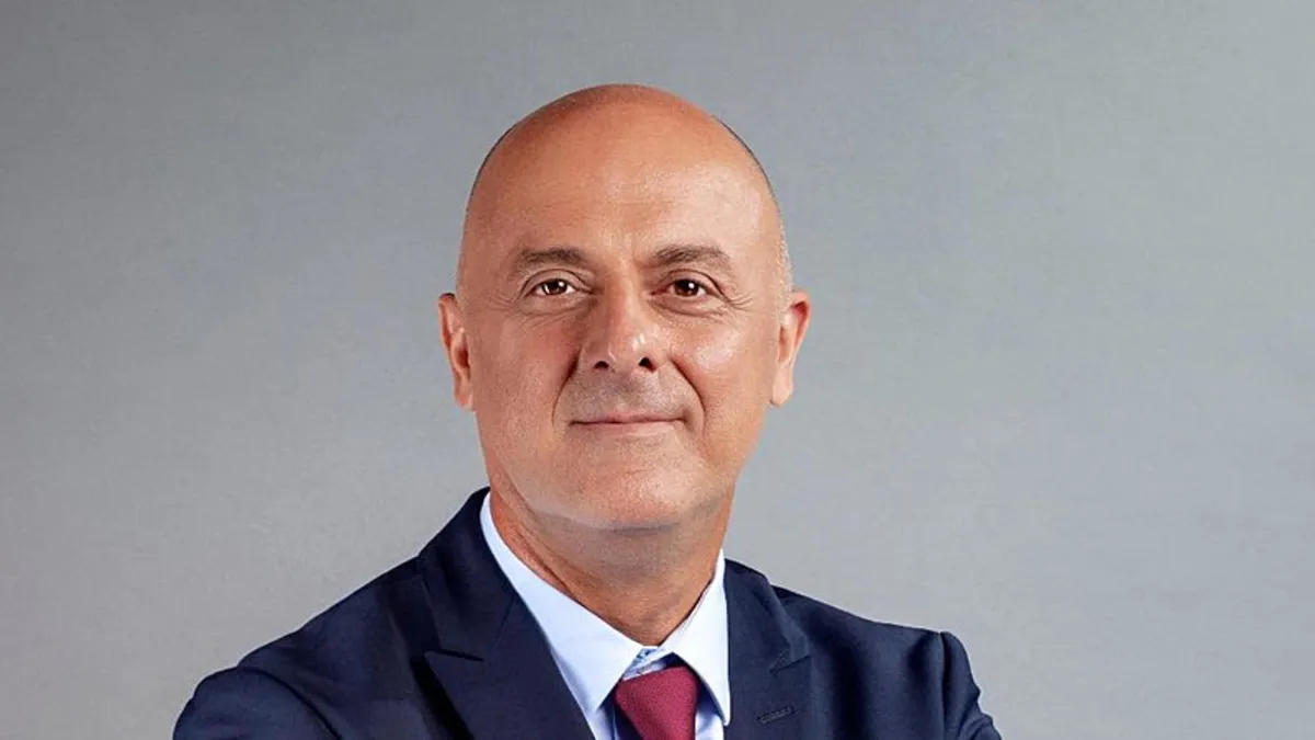 İYİ Parti’de bir istifa daha! Ümit Özlale de istifa etti İYİ Parti’de bir istifa daha! Ümit Özlale de istifa etti