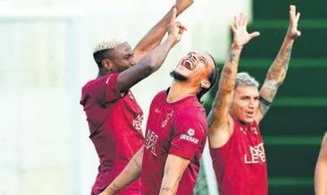 Aslan sahnede gözler büyük şölende