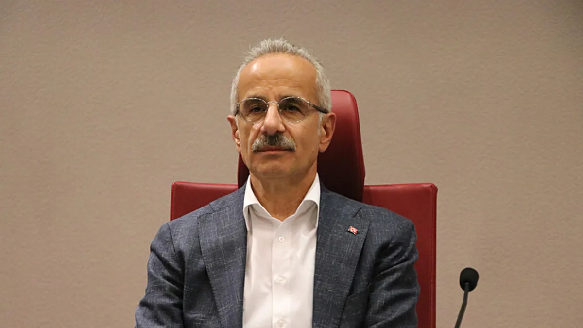 Bakan Uraloğlu: 4 saatlik uçuş mesafesinde 67 ülkeye ulaşıyoruz Bakan Uraloğlu: 4 saatlik uçuş mesafesinde 67 ülkeye ulaşıyoruz