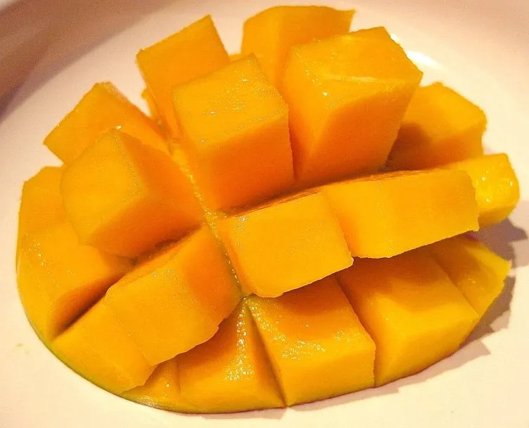 Meyvelerin kraliçesi mangonun vücudumuzdaki şaşırtan etkisi