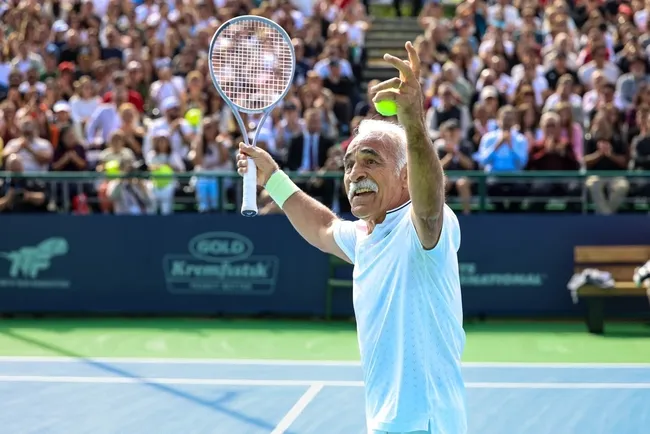 ankarada-tenis-ruzgari-esti-turk-telekom-ankara-openda-zafer-berfu-cengizin-oldu-1790595569914.jpeg