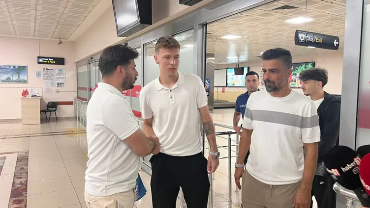 SON DAKİKA HABERLERİ: Sosyal medya alev aldı! Trabzonspor’un yeni transferi Serdar Saatçı Beşiktaşlıları kızdırdı