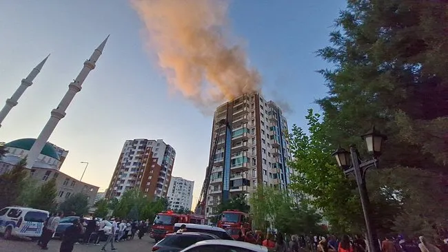 SON DAKİKA... Diyarbakır’da anne ve 3 evladı can vermişti! Apartman sakinleri konuştu: Belki bugün yaşıyor olacaklardı...