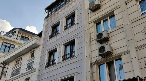 son-dakika-bocek-ailesinin-olumune-iliskin-bir-skandal-daha-otelde-kilitli-kalmislar-servet-bocek-kucaginda-co-1763620846310.jpg (482×267)