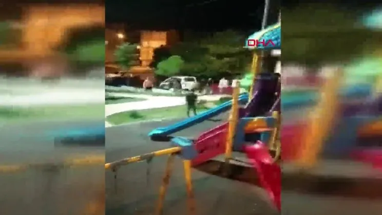 İstanbul'da çocukların kavgasına aileler de katıldı; mahalle savaş alanına döndü