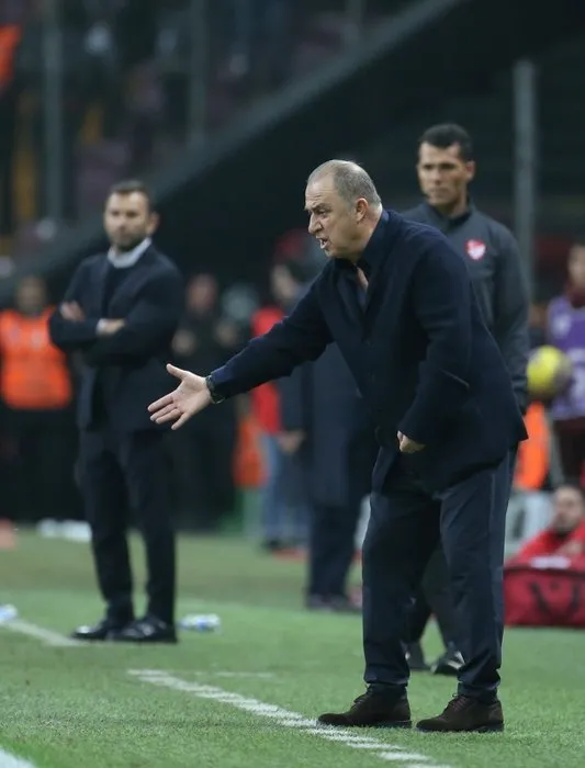 Galatasaray teknik direktörü Fatih Terim’den Arda Turan açıklaması