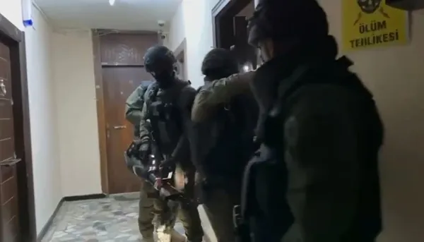 son-dakika-teror-yuvalarinda-96-gozalti-1770099683845.jpg