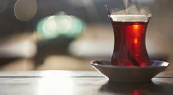 Günün her saatinin vazgeçilmezi! Çayın bilinmeyen faydaları...