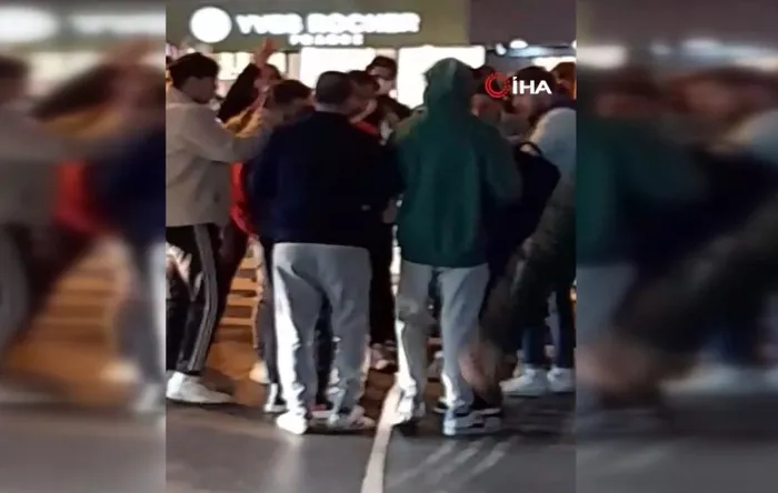 son-dakika-kadikoyde-trabzonspor-taraftarina-saldiri-1651351039476.jpg