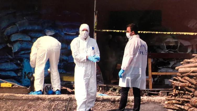 İnternetten tanıştığı kadını baltayla öldürdü!