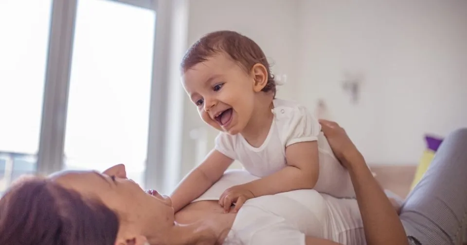 Mutlu bebek büyütmek için bu yöntemleri uygulayın! Bebek Mutlu bebek büyütmek için bu yöntemleri uygulayın! Bebek