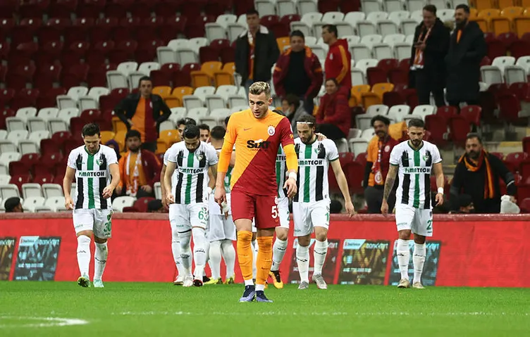 Son dakika: Galatasaray ilk yarıda şoka uğradı Denizlispor tarihe geçti! Abdülkadir Sünger maça damga vurdu…