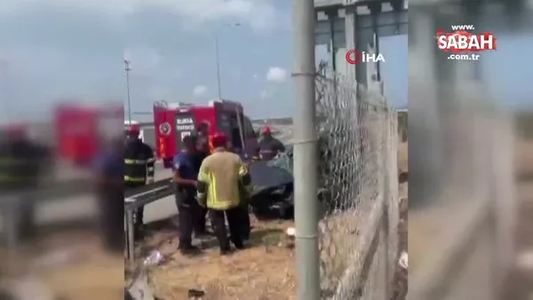 Bursa'da feci kaza: 8 metre sürüklenen araç levha direğine çarptı | Video