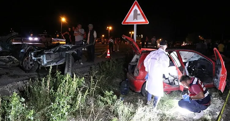 Burdur’da feci kaza: 2 ölü, 3 yaralı