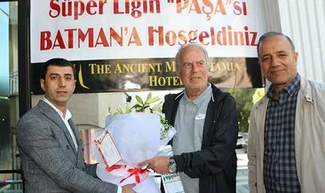 Batman’da Mustafa Denizli’ye çiçekli karşılama