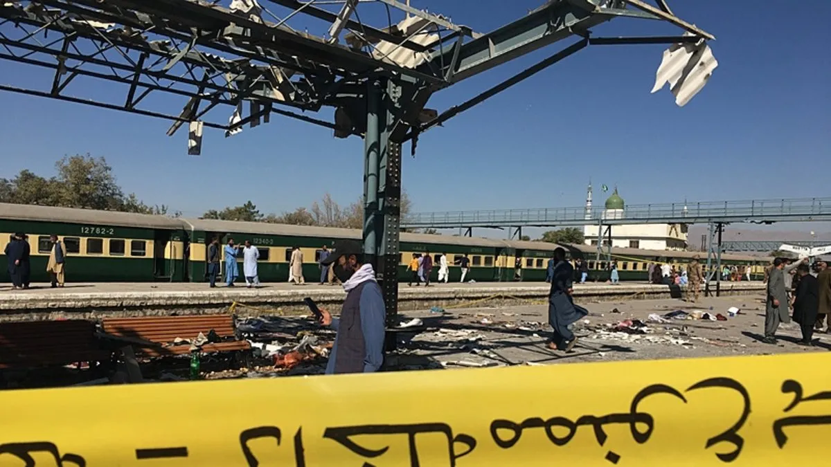 SON DAKİKA | Pakistan'da bombalı saldırı!