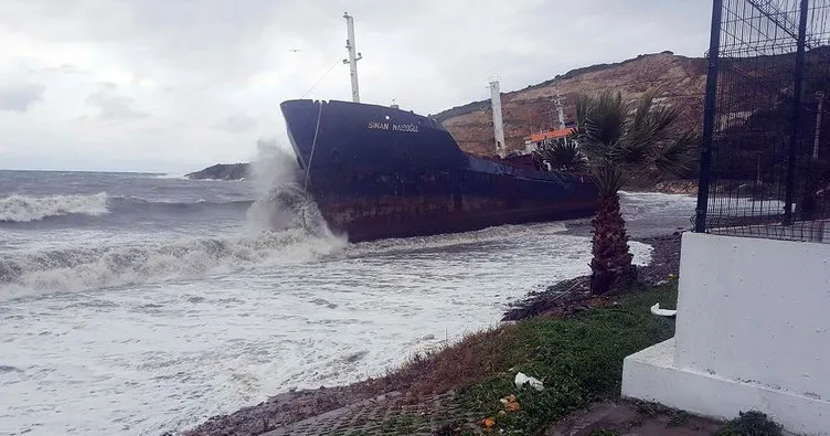 Yük gemisi fırtına nedeniyle karaya oturdu