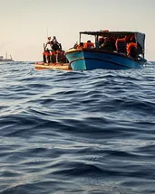 Malezya’da göçmen teknesi sulara gömüldü