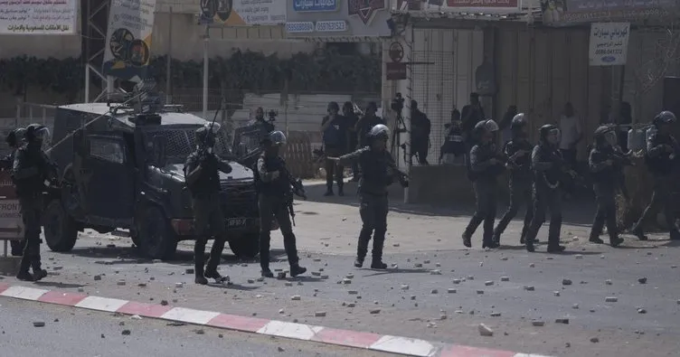 İsrail güçleri, Batı Şeria’da 6 Filistinliyi gözaltına aldı