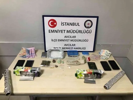 Avcılar’da ‘meyve suyu’ kutularında uyuşturucu ele geçirildi: 2 kişi tutuklandı