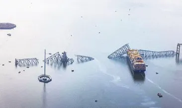 ABD’de gemi köprüyü yıktı
